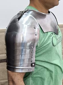 Ensemble authentique de gorgete et épaulettes médiévales en acier doux, artisanal, pour costume de chevalier, cosplay et reconstitution historique, armure de cou - Product Image 3