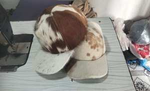 Casquette de baseball unisexe à imprimé vache, marron et blanc, en fourrure, décontractée, réglable pour adultes, à porter en toutes saisons - Product Image 2
