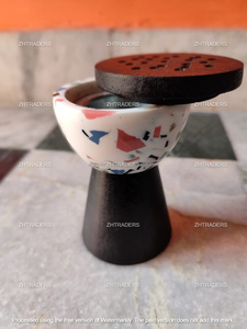 Madkhan royal exclusif en bois avec porte-oud infusé de résine, parfum arabe, design de luxe pour la maison et célébration du Ramadan Kareem - Product Image 3