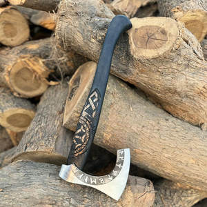Hacha Vikinga Nórdica con Cabeza de Acero Grabada, Mango de Madera Envuelto en Cuero, Estilo Histórico, para Supervivencia al Aire Libre - Product Image 1