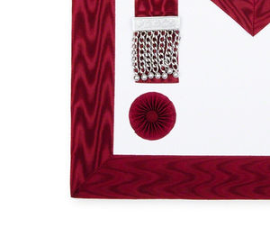 Tablier maçonnique de haute qualité en peau d'agneau, design personnalisé, avec aimant, broderie LED clignotante, point de croix, travail de broderie à la main - Product Image 6