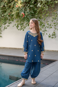 Costumes d'été pour enfants en coton brodé de dentelle, ornés de sequins, avec col asymétrique et boutons, écologiques, naturels et luxueux - Product Image 6