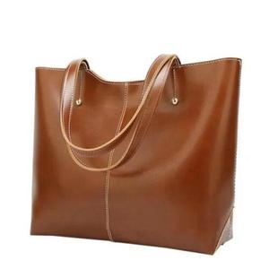 Sac à main pour femme en similicuir avec fermeture éclair sécurisée et profil élégant, idéal pour le shopping, les voyages, les sorties décontractées, les journées au bureau et les événements - Product Image 6