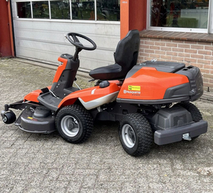 Promotion Husqvarna R 316TsX AWD Tracteur de jardin autoporté à essence à braquage zéro pour l'aménagement paysager Belgique - Product Image 1