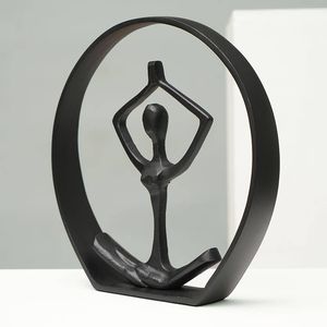 Figura Decorativa de Aluminio Negro con Pose de Yoga, 10x1.5x10 Pulgadas - Product Image 2