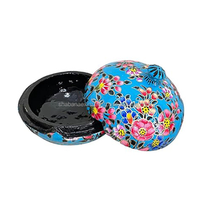 Caja Redonda Decorativa de Papel Maché Kashmiri Hecha a Mano para Guardar Anillos y Joyas, Venta al Por Mayor - Product Image 3