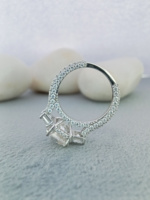 Bague D'VINS Iced Halo en or jaune avec diamant pavé de 1 carat, taille émeraude, trois pierres, pour fiançailles, mariage ou cadeau, style éternité