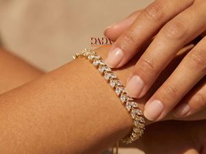 สร้อยข้อมือเพชรทรงมาร์คีส์แบบร่วมสมัย ประดับเพชรเลี้ยงในห้องปฏิบัติการ ดีไซน์ใบไม้ สำหรับผู้หญิง ได้รับการรับรองว่าเพชรที่ผลิตอย่างมีจริยธรรม เหมาะสำหรับสวมใส่ทุกวัน ทอง 14K ชุบโรเดียม - Product Image 4