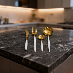 ชุดเครื่องครัวสไตล์นอร์ดิกสมัยใหม่ ชุบทอง พร้อมด้ามจับสีขาว ผลิตจากสแตนเลสสตีลรักษ์โลก - Product Image 3