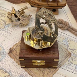 Sextant en laiton de qualité supérieure, instrument de navigation nautique, boussole marine vintage, cadeau décoratif disponible à prix compétitif - Product Image 4