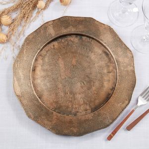Assiette de présentation en métal design avec revêtement doré de qualité supérieure pour dîners de luxe et événements de mariage - Product Image 5