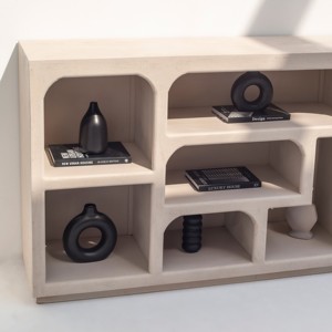 Console de présentation en bois Vandana Arista Terra Beige pour des intérieurs et extérieurs modernes et élégants - Product Image 2