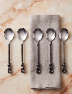 Ensemble de couverts en acier inoxydable faits à la main avec manche noir, parfait pour une utilisation luxueuse sur la table à manger - Product Image 3