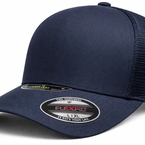 Gorra trucker azul marino con malla en la parte trasera y panel frontal liso de TANAZAINRA - Product Image 1