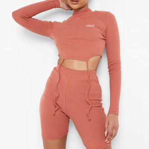 Conjunto de dos piezas para mujer al por mayor: top corto y pantalones jogger de cintura alta, ajuste ceñido, casual, de verano, color liso, ecológico. - Product Image 3