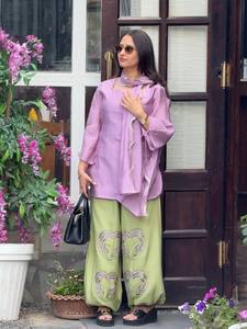 Ensemble Kurta traditionnel en coton pour femme avec pantalon ballon vert, tenue décontractée violette, coupe ample, longueur cheville, style Inde Pakistan - Product Image 2