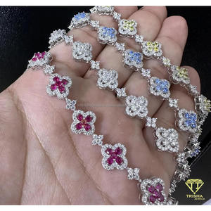 กำไลข้อมือเทนนิสลายใบโคลเวอร์สี่แฉกหลากสีสำหรับผู้หญิงและทุกเพศ ทำจากเงินแท้ 925 ประดับด้วยโมอิสซาไนต์เคลื่อนเรียงเป็นกลุ่ม ชุบทอง 18K - Product Image 2