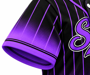 Camiseta de Béisbol Sinewy Personalizada para Hombre, con Rayas Moradas y Negras, Sublimada, Transpirable, de Manga Corta, con Botones al Frente, Ropa Deportiva para Adultos - Product Image 6
