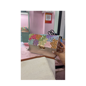 Elegante Bolso con Solapa Intercambiable para Mujer, Accesorio de Moda Versátil, Moderno y Ajustable para Cada Atuendo - Product Image 1