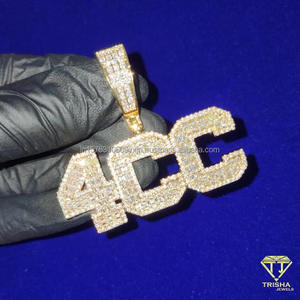 จี้หรูหรา "4CC" ประดับเพชรโมอิสซาไนต์ พร้อมสร้อยคอฮิปฮอปแบบมีตัวอักษรสั่งทำได้ สำหรับผู้ชายและผู้หญิง - Product Image 1