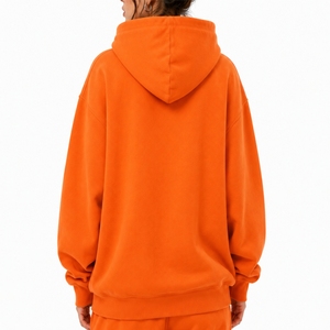 Sweat à capuche pour femme, style de vie urbain • Vêtement décontracté avec cordon de serrage pour des activités de plein air confortables, mode quotidienne - Product Image 2