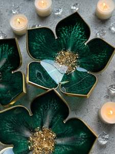 Corbeille à fruits décorative de luxe en résine émeraude, grand plateau de service géode vert et or - Product Image 2