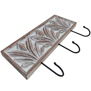 Organisateur de clés mural en bois sculpté Smart Art, finition blanchie à la chaux, fait main, avec 3 crochets pour vêtements, en bois d'ingénierie - Product Image 2