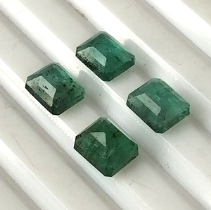 Émeraudes naturelles de Zambie, 3,55 carats au total, 85 mm, taille émeraude calibrée, facettées, translucides, pierres précieuses légères, lot de 4 - Product Image 3