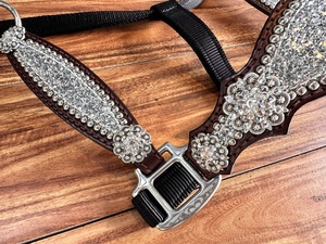 Lujosa Silla de Montar Occidental Plateada con Adornos, Impermeable, con Halter de Cuero Resistente y Ajustable, Duradera, para Caballos, Envío Inmediato - Product Image 3