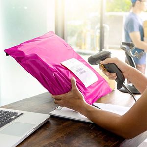 Rosa caldo Poly mailer 6X9 pollici 1000 pacchetto di borse di spedizione impermeabili nastro adesivo elasticizzato buste per la spedizione per abbigliamento - Product Image 6