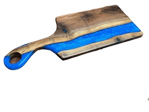 Planche à découper en bois d'olivier époxy faite à la main en résine de luxe en bois naturel, taille et couleur personnalisées pour la maison et le restaurant - Product Image 6