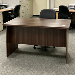 โต๊ะทำงานสำนักงานทรงสี่เหลี่ยมผืนผ้า รุ่น AY Office System V-EXT 127/157/187 ทำจากไม้ ดีไซน์ทันสมัยเรียบง่าย แข็งแรง ทนทาน - Product Image 1