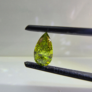 Diamante de Laboratorio de Corte Brillante en Forma de Pera de 1 Quilate, Color Verde Intenso, VS1, Certificado IGI, Diamantes Sueltos - Product Image 1