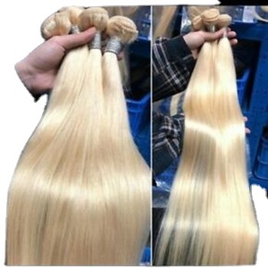 Extensions de Cheveux Humains Bruts Naturels Non Traités Blonds Bundles de Cheveux Remy Indiens avec Vague Naturelle et Styles de Vague Profonde Lâche - Product Image 4
