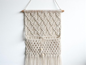 Panier mural minimaliste en macramé pour documents et articles de première nécessité, organisateur élégant pour la maison et le bureau - Product Image 4