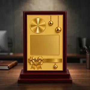 Placa de Premio de Madera Premium con Acabado Dorado, Elegante Recuerdo de Reconocimiento para el Logro y la Aprecación - Product Image 4