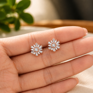 Boucles d'oreilles clous en moissanite motif fleur, serties de diamants taille baguette, bijoux d'oreille pour cadeau d'anniversaire pour elle - Product Image 5