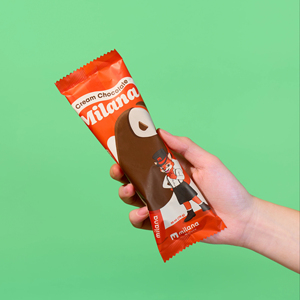 ไอศกรีมแท่งช็อกโกแลตกรุบกรอบพรีเมียม เจลาโต้รสนมเข้มข้น ขนมหวานแช่แข็งเคลือบช็อกโกแลต รับผลิตแบบ OEM แบรนด์ส่วนตัว - Product Image 1