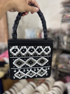Sac de Soirée Bohème Perlé Fait Main pour Femmes Indiennes, Pochette Utilitaire, Sac Messager, Sac de Shopping avec Fermeture Éclair - Product Image 1