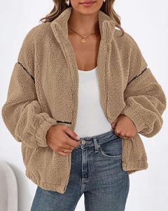 Chaqueta de Forro Polar Sherpa Color Camel para Mujer, con Ribete de Cuero Sintético, Cierre Completo, Cuello Alto y Dobladillo Elástico, Fabricación B2B, Suministro OEM - Product Image 2
