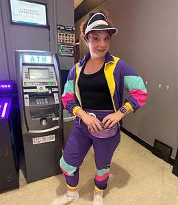 Conjunto Deportivo Oversize de Nylon para Mujer - Chaqueta Cortavientos y Pantalones de Nylon Arrugado Ripstop - Product Image 3