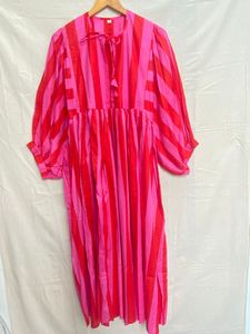 Accesorios de Ropa de la Mejor Calidad, Vestido Largo Informal de Algodón para Mujer, Atuendo Elegante y Suave para el Día a Día, Disponible para la Venta - Product Image 4