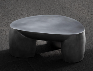 Mesa de Centro Moderna de Aluminio con Forma Orgánica, Diseño Metálico de Lujo, Duradera y Fácil de Limpiar, Mueble Contemporáneo para el Hogar - Product Image 1