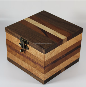 Boîte en bois brun naturel avec logo et emballage personnalisés pour cadeaux et artisanat - Product Image 3