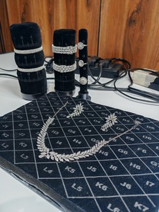 The Trusure Zenith machines offers advanced detection of CVD, HPHT, RFT <b>diamonds</b>, and <b>simulants</b> like CZ - Product Image 3