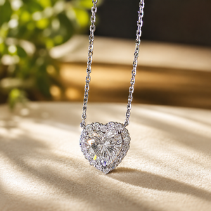 Collier pendentif de fiançailles en moissanite ronde avec halo en forme de cœur, cadeau de la Saint-Valentin pour femmes - Product Image 6
