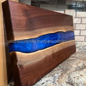 Planche à découper rectangulaire classique en résine époxy, épaisseur 1,5 cm, durable, écologique, outil de cuisine pour une cuisine écoresponsable, artisanat unique - Product Image 6