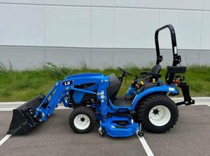 Prix Spécial Tracteur LS avec Tondeuse Rotative, Moteur 24 CV, Chargeur Frontal et Engrenage de 60 Pouces Disponible - Product Image 3
