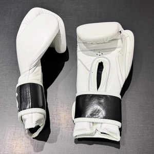 ถุงมือชกมวย RTS Wholesale Price คุณภาพพรีเมียม Cleto Reye หนังวัวแท้ สำหรับฝึกซ้อมและแข่งขัน - Product Image 2