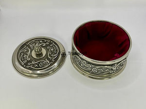 Boîte décorative en métal de qualité supérieure, organisateur de rangement fait main, accent décoratif par Tradebyd - Product Image 6